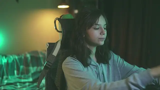 Snapshot of alyssa_sweet chatting on 09-19-25, 03:41 alyssa sweet online show from 09-19-25, 03:41