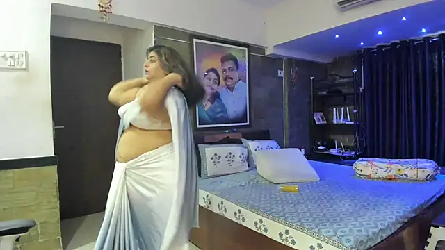 Snapshot of tarivishu23 chatting on 01-16-25, 01:58 tarivishu23 online show from 01-16-25, 01:58