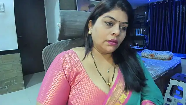 Snapshot of tarivishu23 chatting on 02-14-25, 01:45 tarivishu23 online show from 02-14-25, 01:45