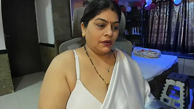 Snapshot of tarivishu23 chatting on 02-16-25, 07:04 tarivishu23 online show from 02-16-25, 07:04