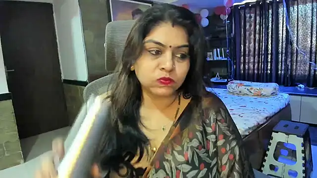 Snapshot of tarivishu23 chatting on 02-21-25, 04:18 tarivishu23 online show from 02-21-25, 04:18