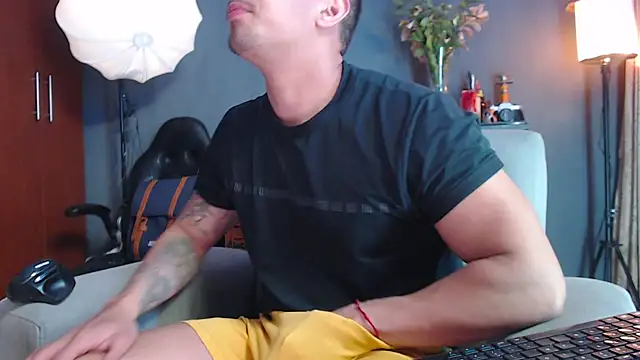 Snapshot of geirge_teacherxx chatting on 11-11-25, 11:16 geirge teacherxx online show from 11-11-25, 11:16