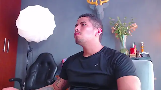 Snapshot of geirge_teacherxx chatting on 11-17-25, 08:03 geirge teacherxx online show from 11-17-25, 08:03