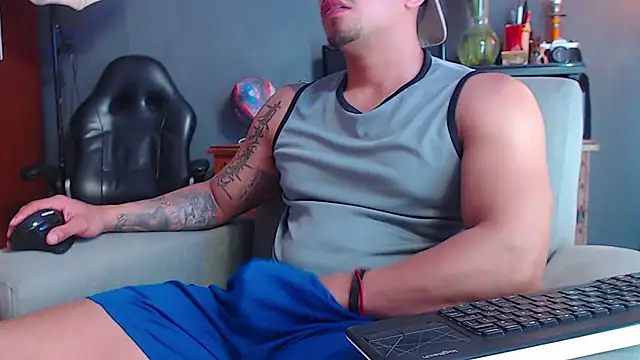 Snapshot of geirge_teacherxx chatting on 11-21-25, 04:27 geirge teacherxx online show from 11-21-25, 04:27