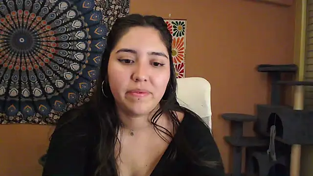 Snapshot of IntimateTales chatting on 12-19-24, 10:00 IntimateTales online show from 12-19-24, 10:00