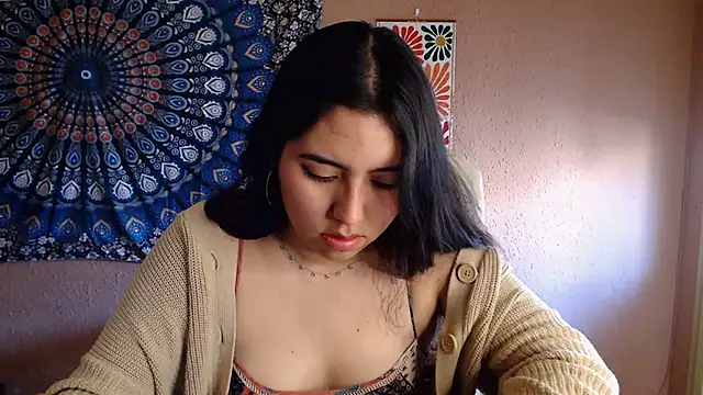 Snapshot of IntimateTales chatting on 01-19-25, 11:23 IntimateTales online show from 01-19-25, 11:23