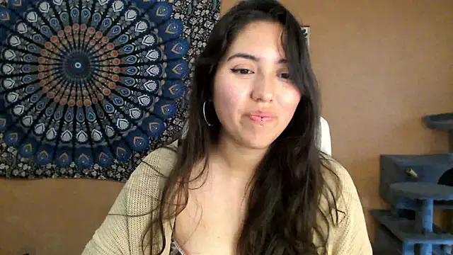 Snapshot of IntimateTales chatting on 11-09-25, 08:34 IntimateTales online show from 11-09-25, 08:34