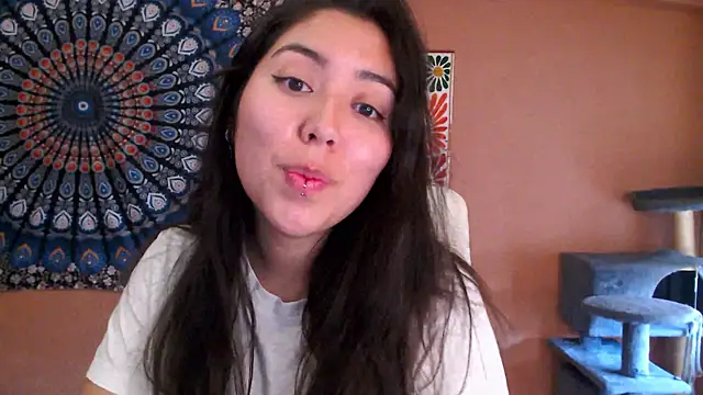 Snapshot of IntimateTales chatting on 11-16-25, 08:42 IntimateTales online show from 11-16-25, 08:42