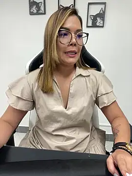 Snapshot of KellyBrooklyn_ chatting on 03-15-25, 05:04 KellyBrooklyn online show from 03-15-25, 05:04