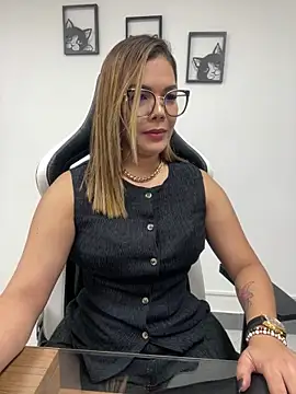 Snapshot of KellyBrooklyn_ chatting on 03-21-25, 12:17 KellyBrooklyn online show from 03-21-25, 12:17