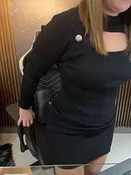 Snapshot of KellyBrooklyn_ chatting on 02-17-26, 03:51 KellyBrooklyn online show from 02-17-26, 03:51