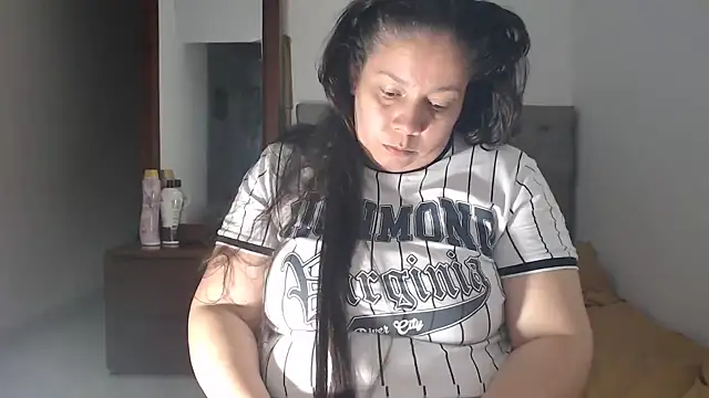 Snapshot of tiffany_horny_1 chatting on 03-07-25, 05:18 tiffany horny 1 online show from 03-07-25, 05:18