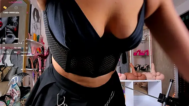 Snapshot of deepthroatlatina chatting on 02-20-25, 04:50 deepthroatlatina online show from 02-20-25, 04:50