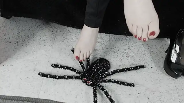  Jade 16 online show from 10-13-25, 12:27