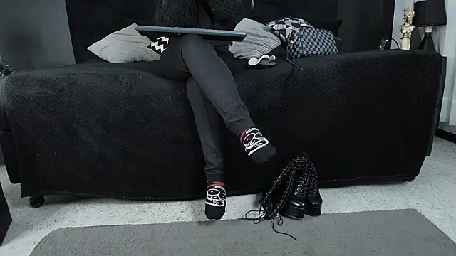  Jade 16 online show from 10-18-25, 11:44