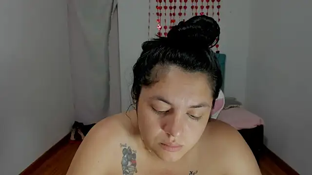 Snapshot of Anal_Milky_Momma chatting on 03-02-25, 08:50 Anal Milky Momma online show from 03-02-25, 08:50