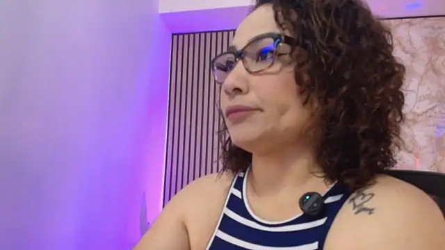 JuliRamirez online show from 05-29-26, 01:09