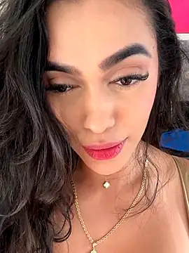 Snapshot of emma_andrew1 chatting on 10-05-25, 10:07 emma andrew1 online show from 10-05-25, 10:07