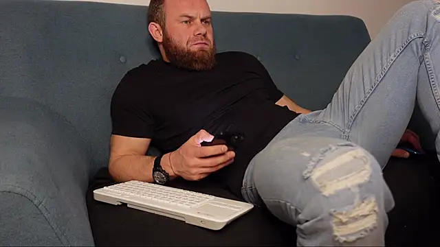 Tommy Burnz online show from 01-25-25, 05:40