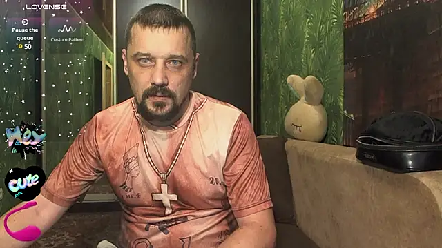 Snapshot of DanielOhCool chatting on 12-23-24, 05:22 DanielOhCool online show from 12-23-24, 05:22