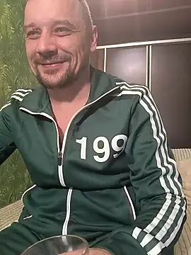 Snapshot of DanielOhCool chatting on 01-27-25, 05:58 DanielOhCool online show from 01-27-25, 05:58