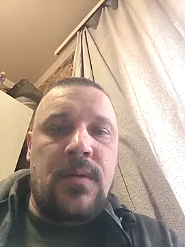 Snapshot of DanielOhCool chatting on 02-11-25, 02:13 DanielOhCool online show from 02-11-25, 02:13