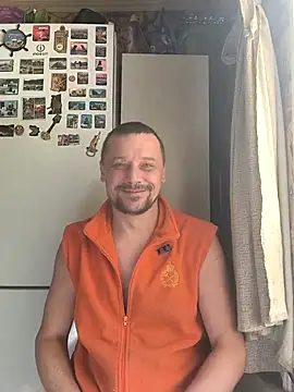 Snapshot of DanielOhCool chatting on 09-15-25, 08:03 DanielOhCool online show from 09-15-25, 08:03