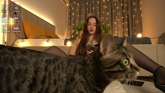 juli hox online show from 10-23-25, 07:40