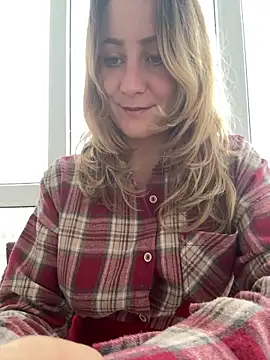 Snapshot of Puzdosia chatting on 11-13-25, 07:29 Puzdosia online show from 11-13-25, 07:29