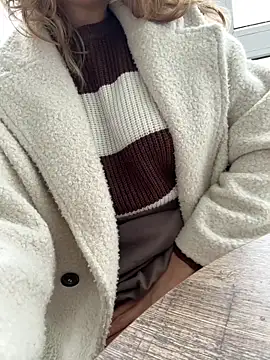 Snapshot of Puzdosia chatting on 11-16-25, 08:53 Puzdosia online show from 11-16-25, 08:53