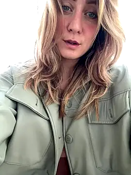 Snapshot of Puzdosia chatting on 11-30-25, 06:28 Puzdosia online show from 11-30-25, 06:28