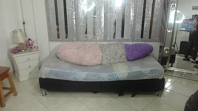 mijal queen online show from 02-14-25, 02:50