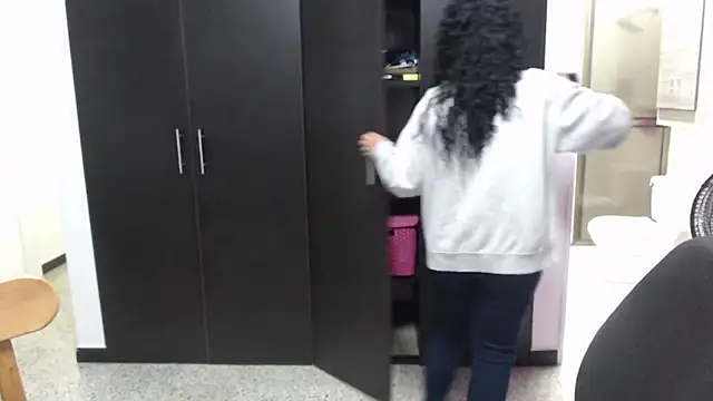 mijal queen online show from 09-19-25, 02:46