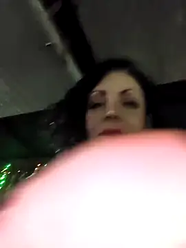 mijal queen online show from 10-19-25, 01:39