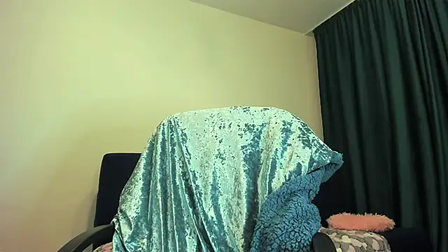 Snapshot of Angelaroberti3 chatting on 12-16-24, 01:43 Angelaroberti3 online show from 12-16-24, 01:43