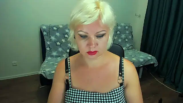 Snapshot of Angelaroberti3 chatting on 09-26-25, 05:06 Angelaroberti3 online show from 09-26-25, 05:06