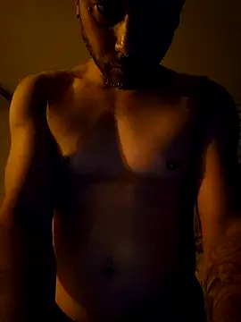 Snapshot of tropikboy chatting on 01-22-25, 10:40 tropikboy online show from 01-22-25, 10:40