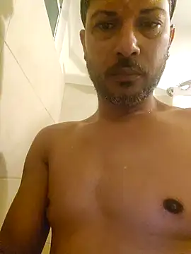 Snapshot of tropikboy chatting on 01-24-25, 10:11 tropikboy online show from 01-24-25, 10:11