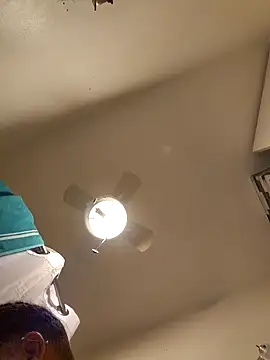 Snapshot of tropikboy chatting on 02-10-25, 09:47 tropikboy online show from 02-10-25, 09:47