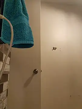 Snapshot of tropikboy chatting on 02-19-25, 12:35 tropikboy online show from 02-19-25, 12:35