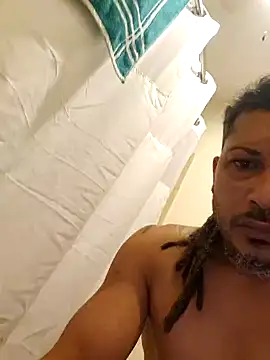 Snapshot of tropikboy chatting on 02-21-25, 09:45 tropikboy online show from 02-21-25, 09:45