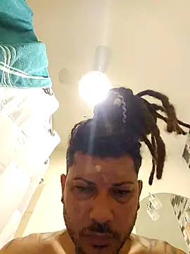 Snapshot of tropikboy chatting on 02-25-25, 09:53 tropikboy online show from 02-25-25, 09:53