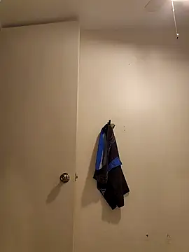 Snapshot of tropikboy chatting on 03-12-25, 09:44 tropikboy online show from 03-12-25, 09:44