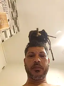 Snapshot of tropikboy chatting on 03-14-25, 09:57 tropikboy online show from 03-14-25, 09:57