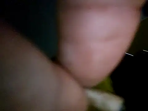 Snapshot of tropikboy chatting on 03-17-25, 01:24 tropikboy online show from 03-17-25, 01:24