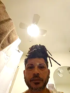 Snapshot of tropikboy chatting on 03-20-25, 10:21 tropikboy online show from 03-20-25, 10:21