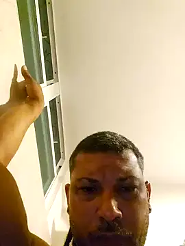 Snapshot of tropikboy chatting on 09-15-25, 09:53 tropikboy online show from 09-15-25, 09:53