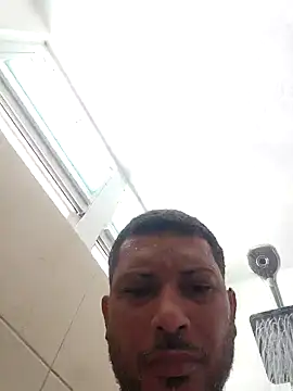 Snapshot of tropikboy chatting on 09-28-25, 02:33 tropikboy online show from 09-28-25, 02:33