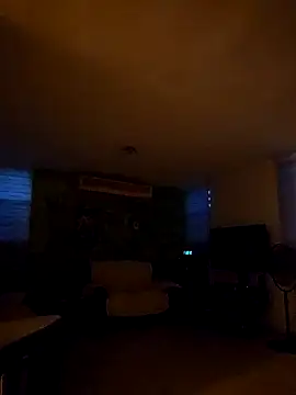 Snapshot of tropikboy chatting on 10-06-25, 10:02 tropikboy online show from 10-06-25, 10:02