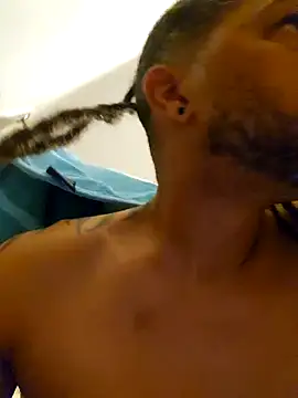 Snapshot of tropikboy chatting on 10-15-25, 10:04 tropikboy online show from 10-15-25, 10:04